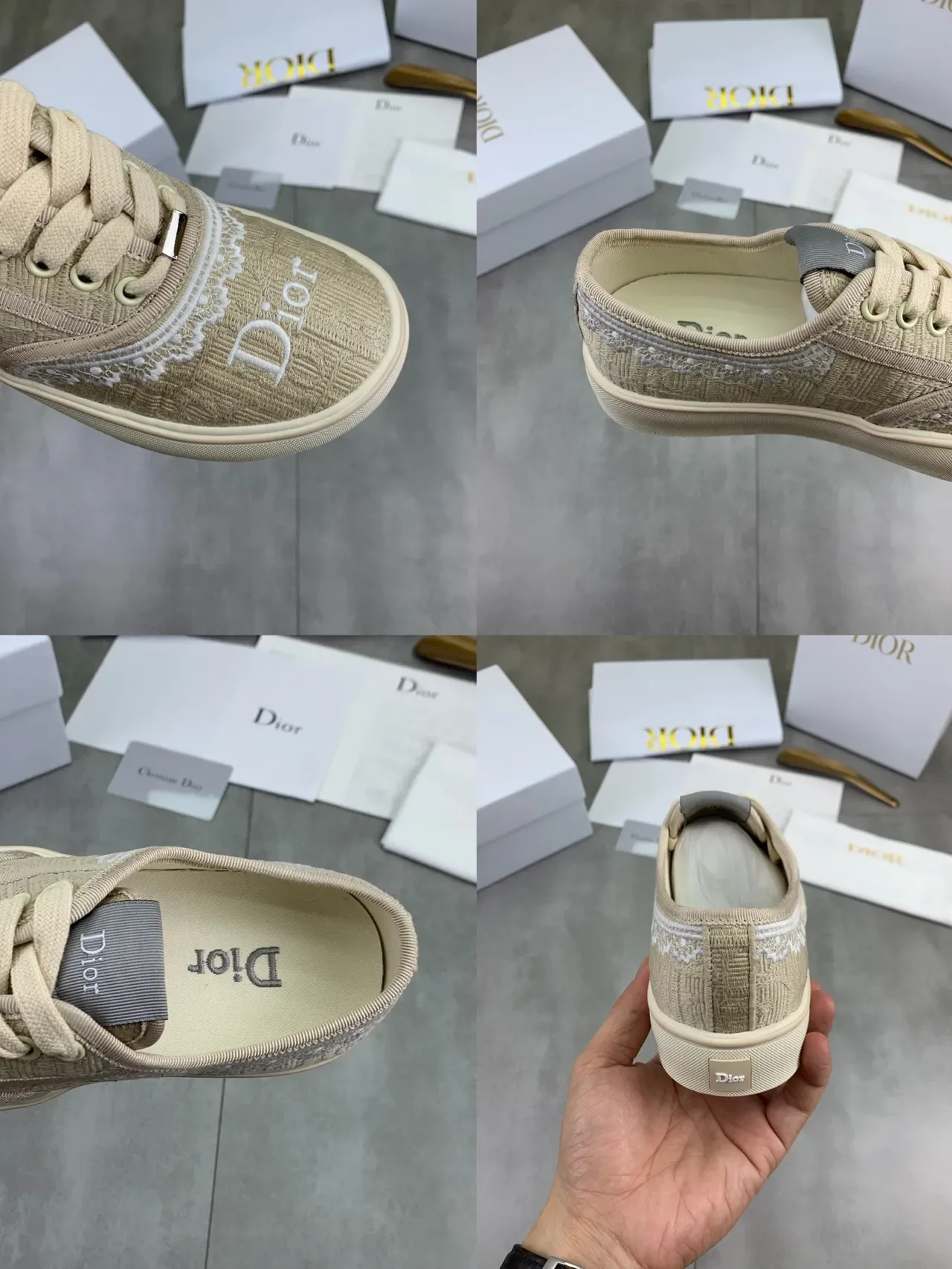 Dior Zapatillas Lifestyle Bege e Branco, Parte Superior Texturizada Tecida, Borda de Renda Bordada 2