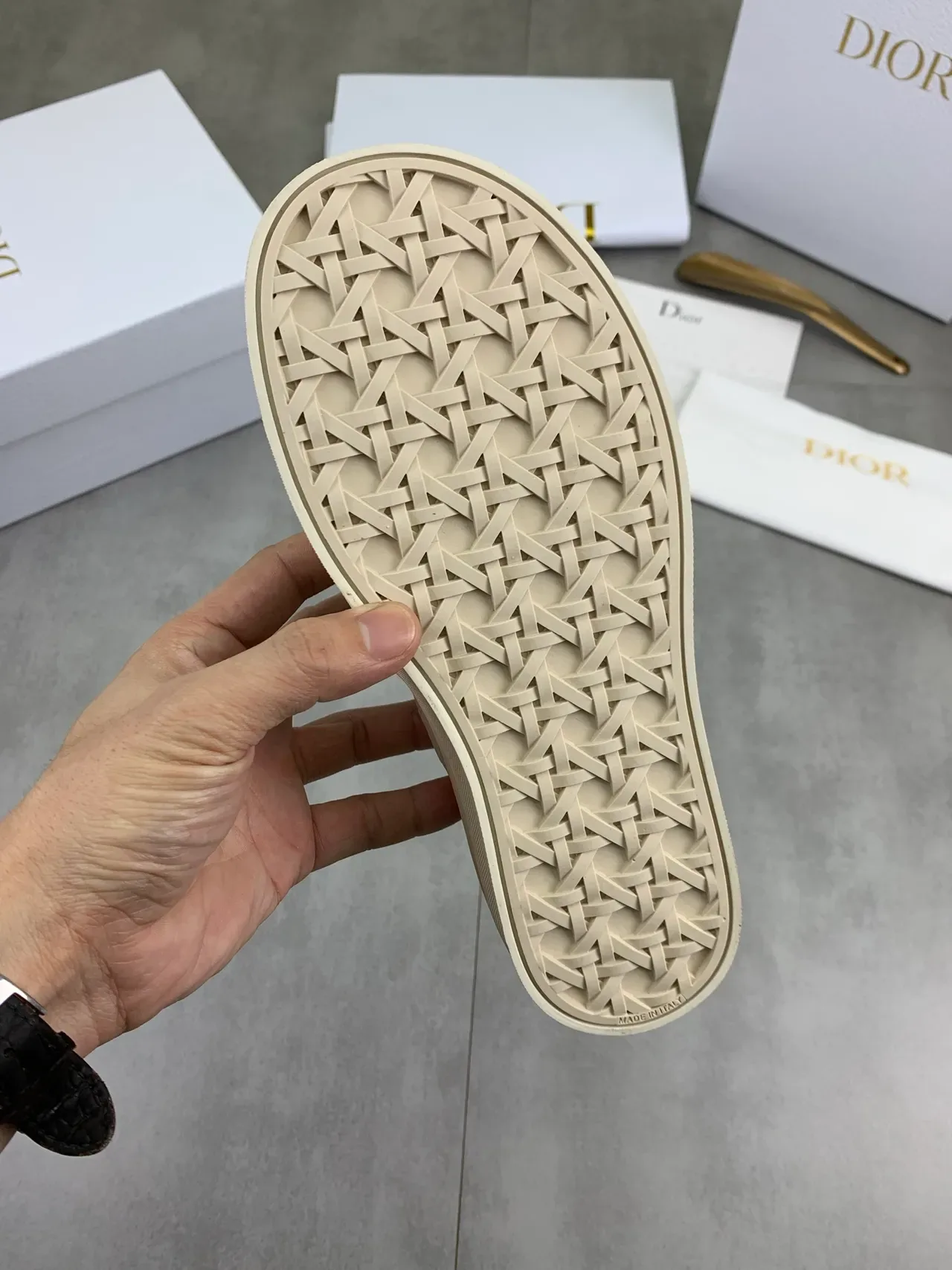 Dior Zapatillas Lifestyle Bege e Branco, Parte Superior Texturizada Tecida, Borda de Renda Bordada 3