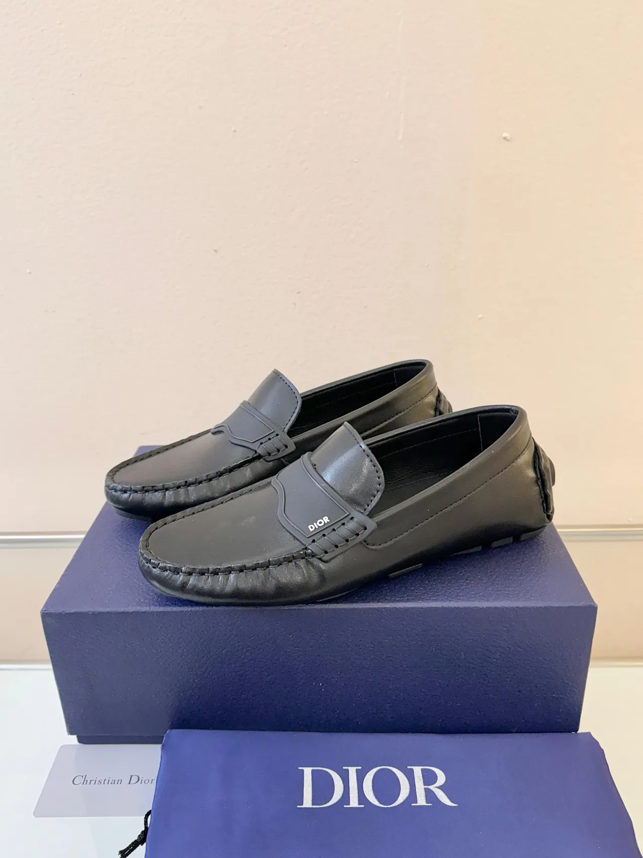 Dior Moc-Toe de cuero negro con costura loafer 2