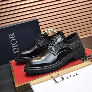 Chaussures Oxford en cuir patenté noir avec panneau oblique de jacquard de Dior