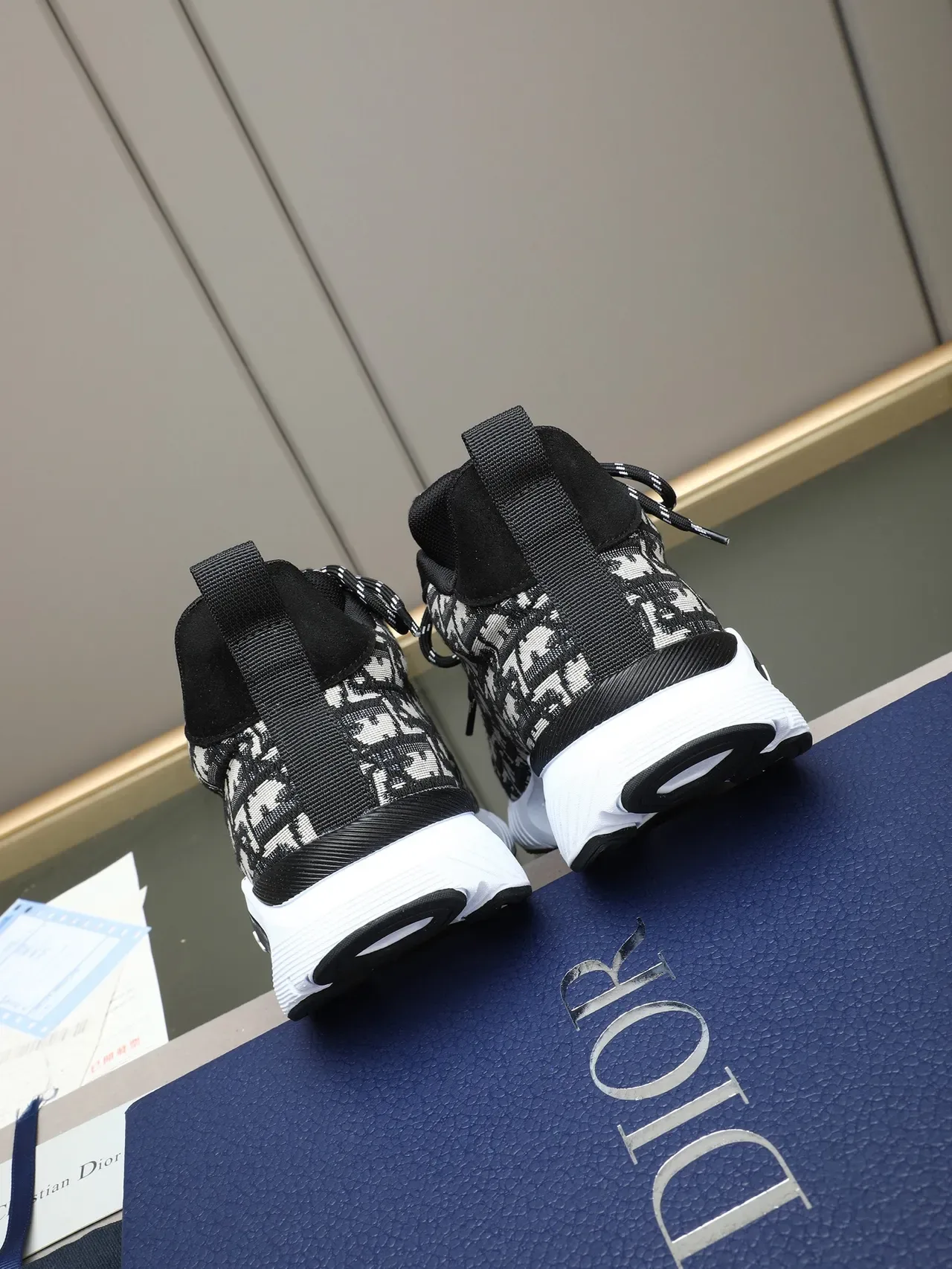 Dior Preto e Branco Monogram Jacquard Parte superior Midsol esculpida Tênis lifestyle 4