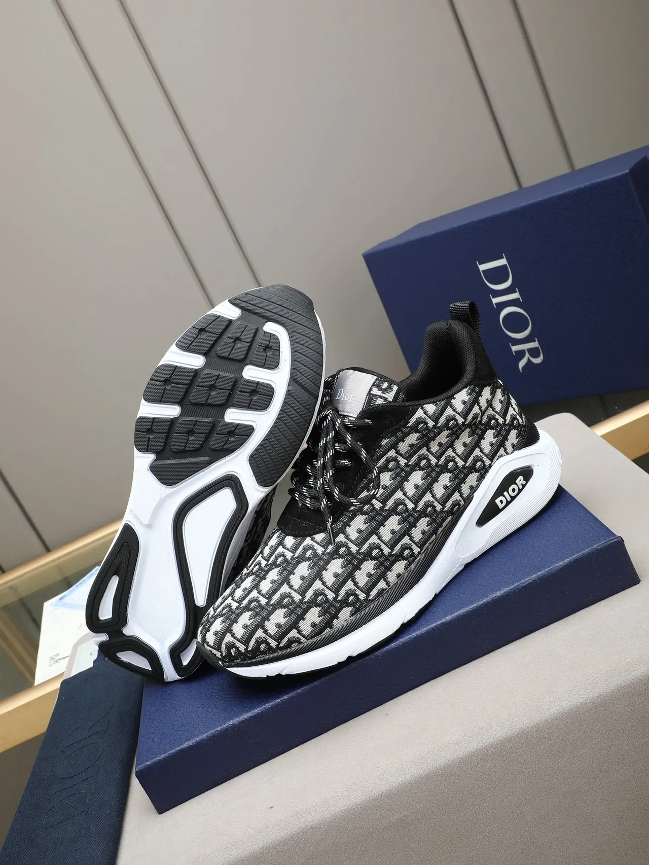 Dior Preto e Branco Monogram Jacquard Parte superior Midsol esculpida Tênis lifestyle 5