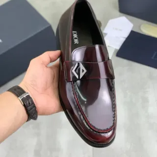 Dior كرزي أسود جلد لامع براءة اختراع CD-Logo حزام معدني حذاء مكاسين