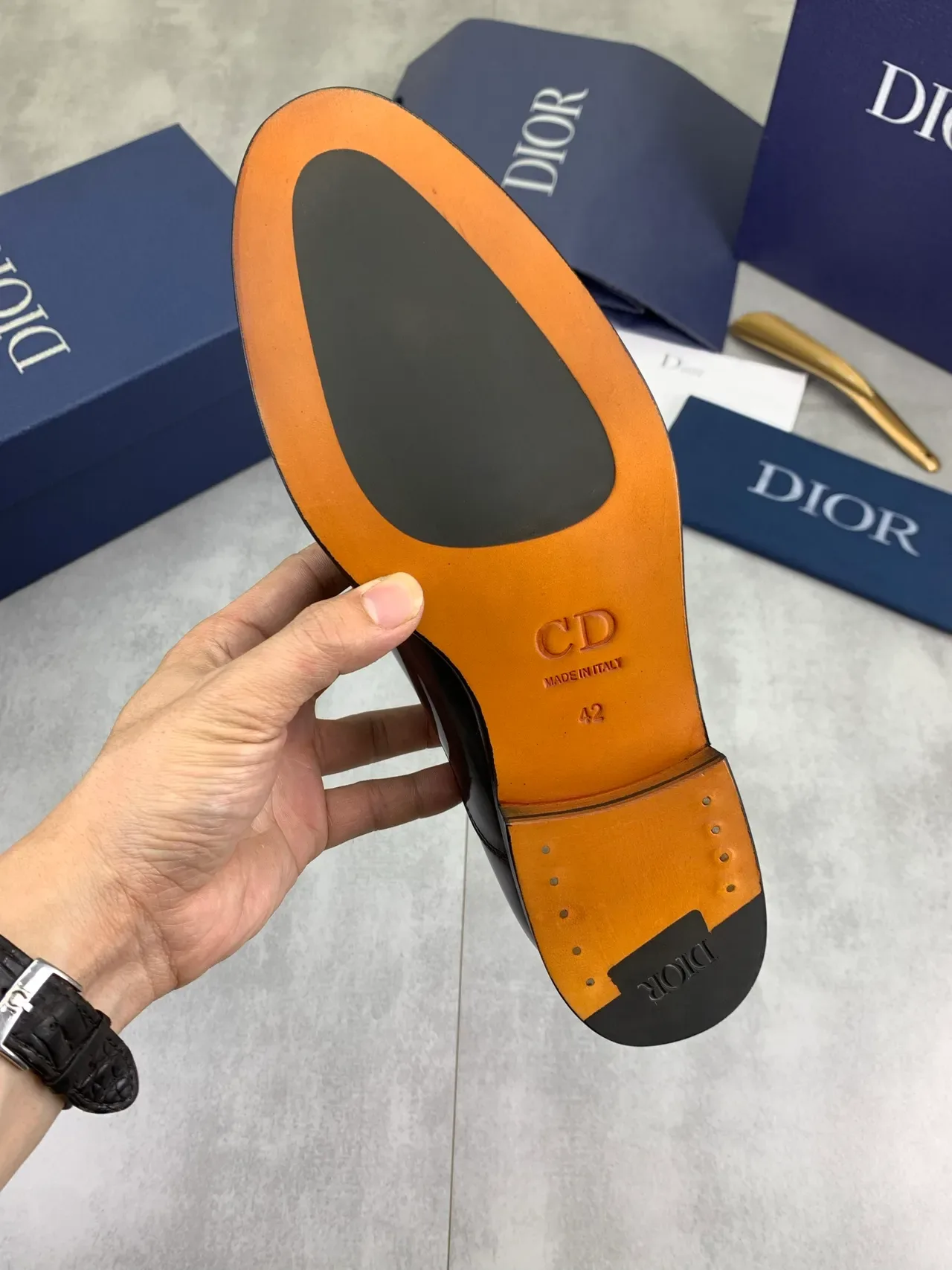 Dior बर्गंडी ब्लैक हाई शाइन पेटेंट लेदर कैप टू ऑक्सफोर्ड जूते 3