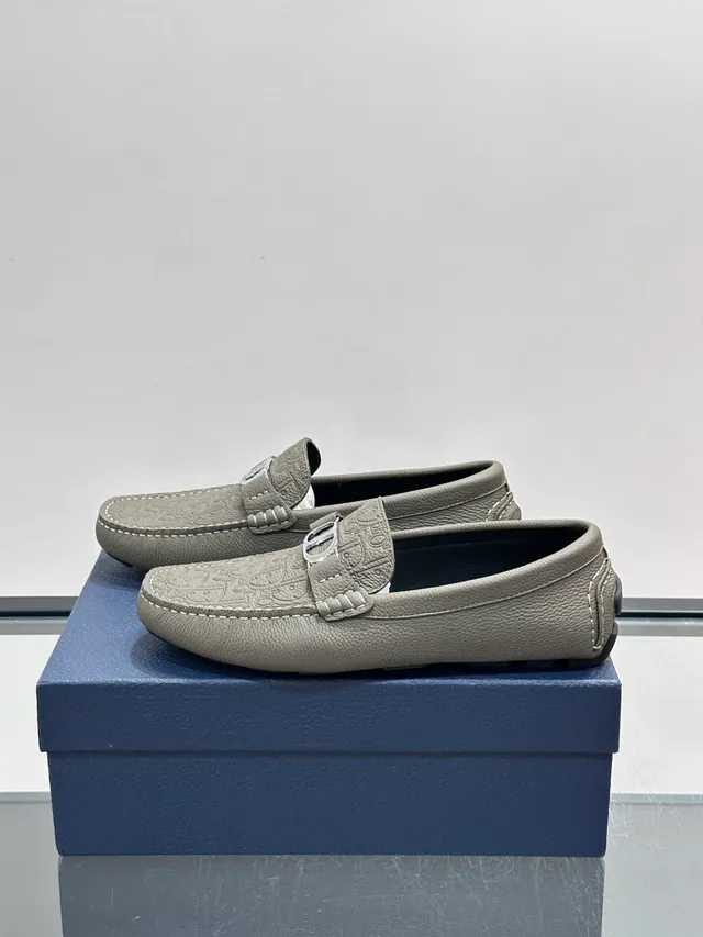 Dior Mocasin de cuero gris negro texturizado grabado monograma oblicuo 5