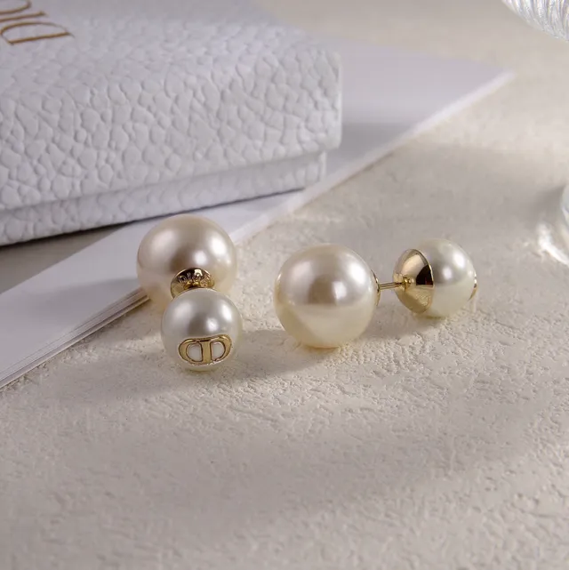 Dior Pearl Double-Sided Stud Earrings 5
