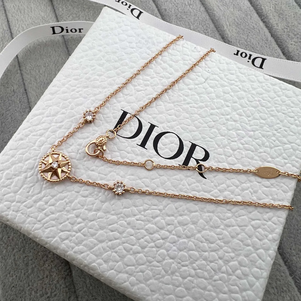 Dior Rose des Vents Compass Star Gold-Tone و Rose Gold Crystal Bracelets 3