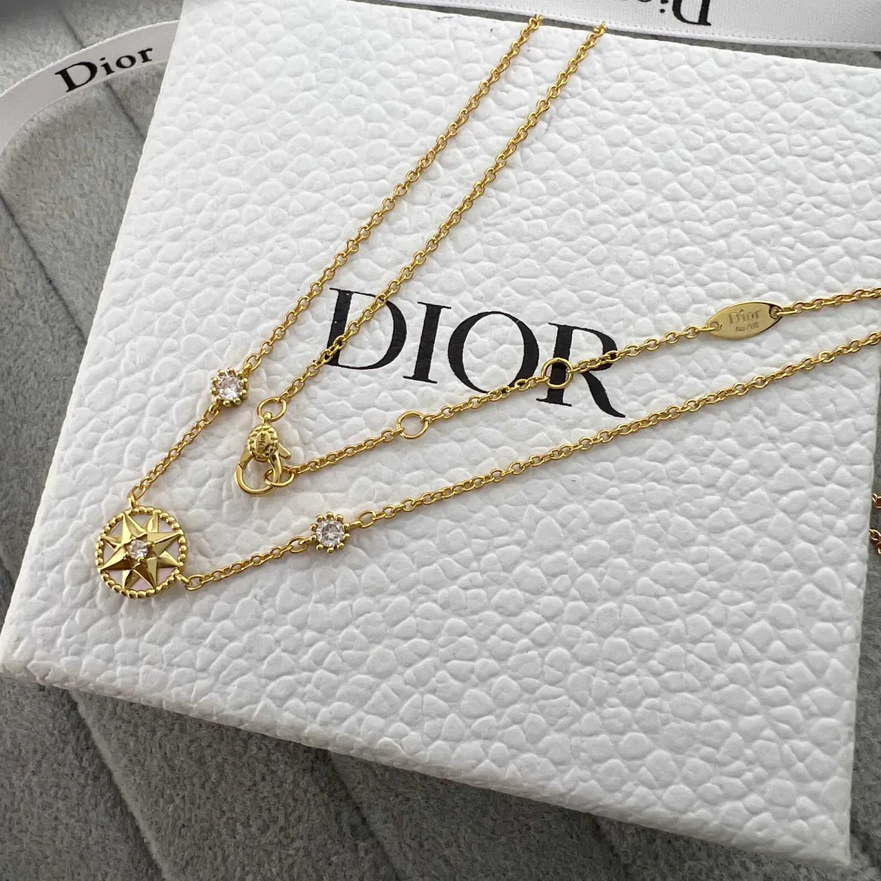 Dior Rose des Vents Compass Star Gold-Tone و Rose Gold Crystal Bracelets 4