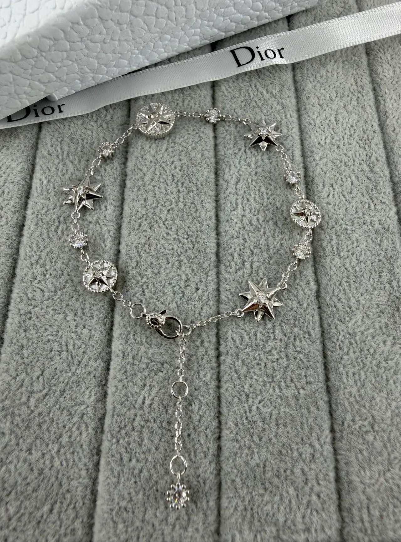 Dior Rose des Vents Estrella y Compás Pendientes Colgantes con Cristales Detallados 4