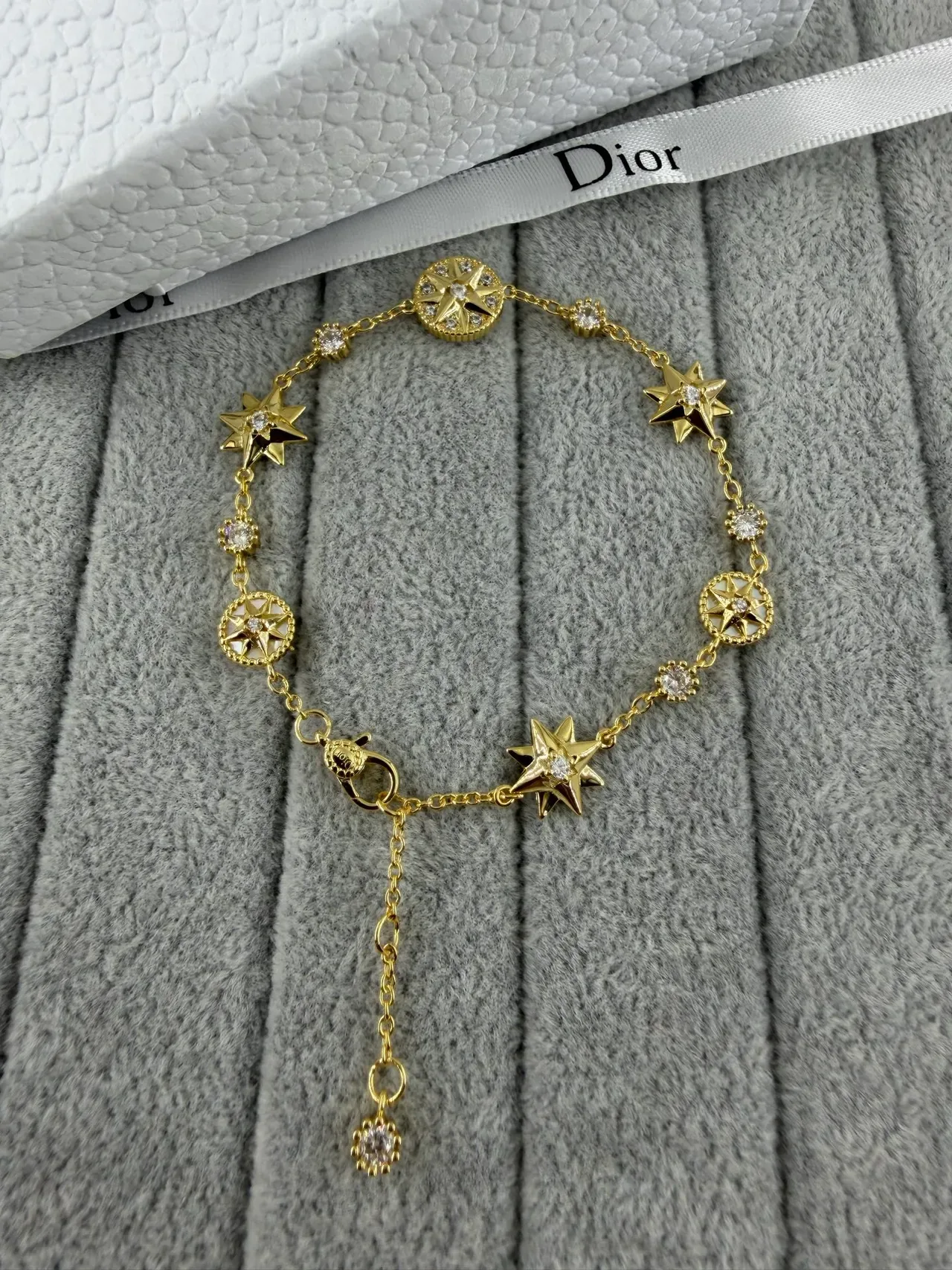 Dior Rose des Vents Estrella y Compás Pendientes Colgantes con Cristales Detallados 6