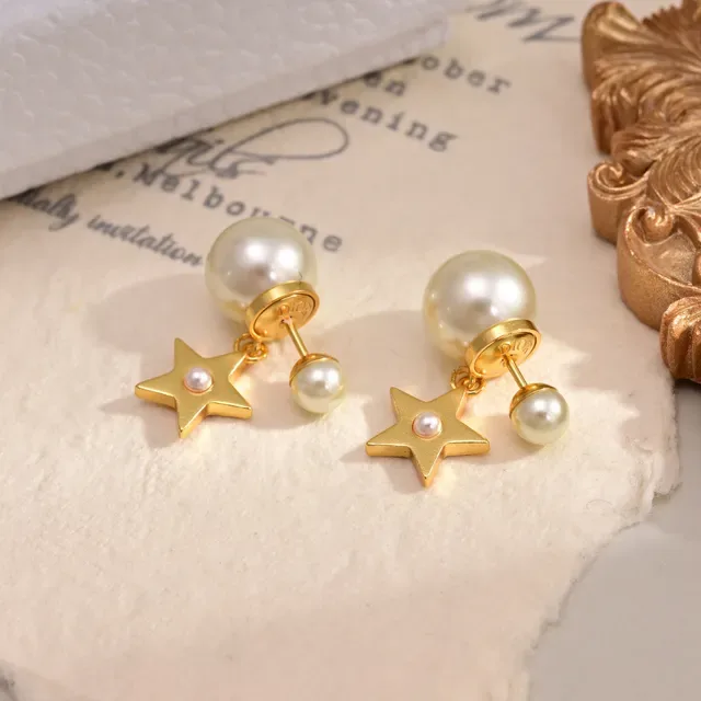 Dior Tribales गोल्ड टोन मेटल और सफेद रेजिन मोती कान की अंगूठी 5