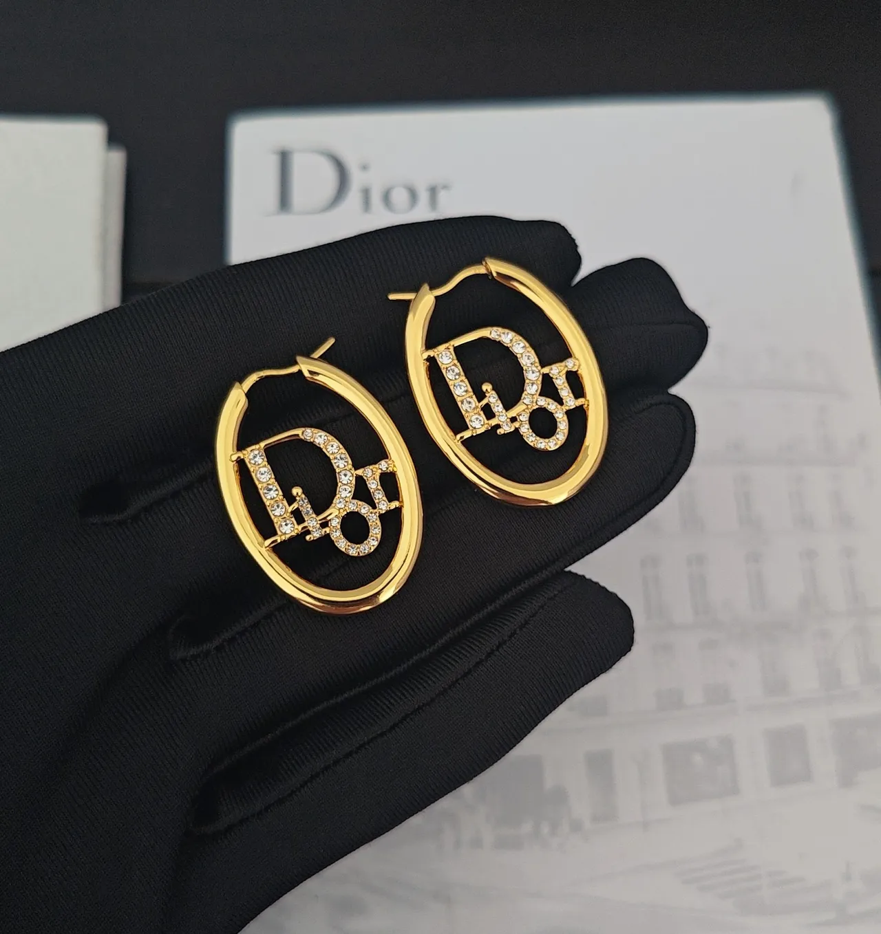 Dior Tribales Créoles ovales transparents en or pavés de cristaux Monogram 2