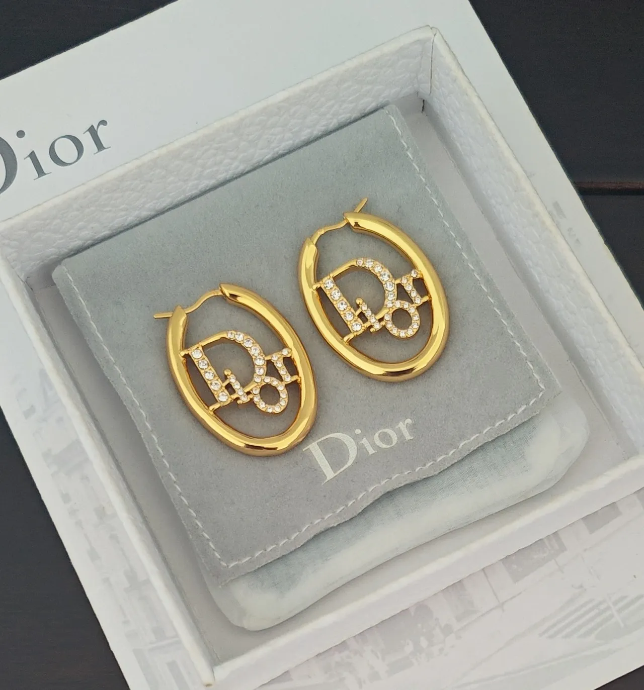 Dior Tribales Créoles ovales transparents en or pavés de cristaux Monogram 4