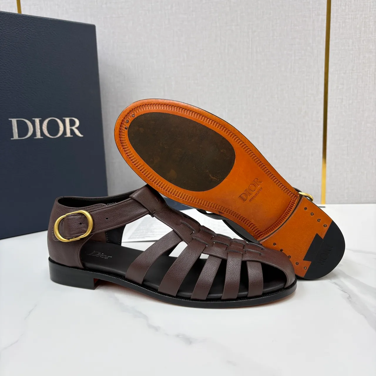 Dior جلد منسوج T-Strap صنادل جلادياتور 2