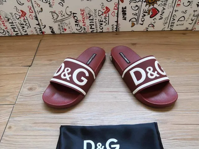 Dolce & Gabbana D&G Slide Bordeaux et Blanc Chaussons 2