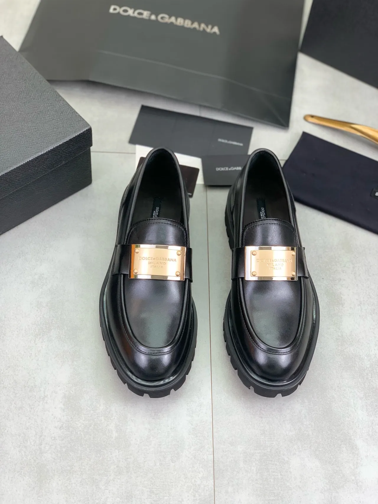 Dolce & Gabbana Portofino أسود ذهبي جلد لوحة مكاسين 5