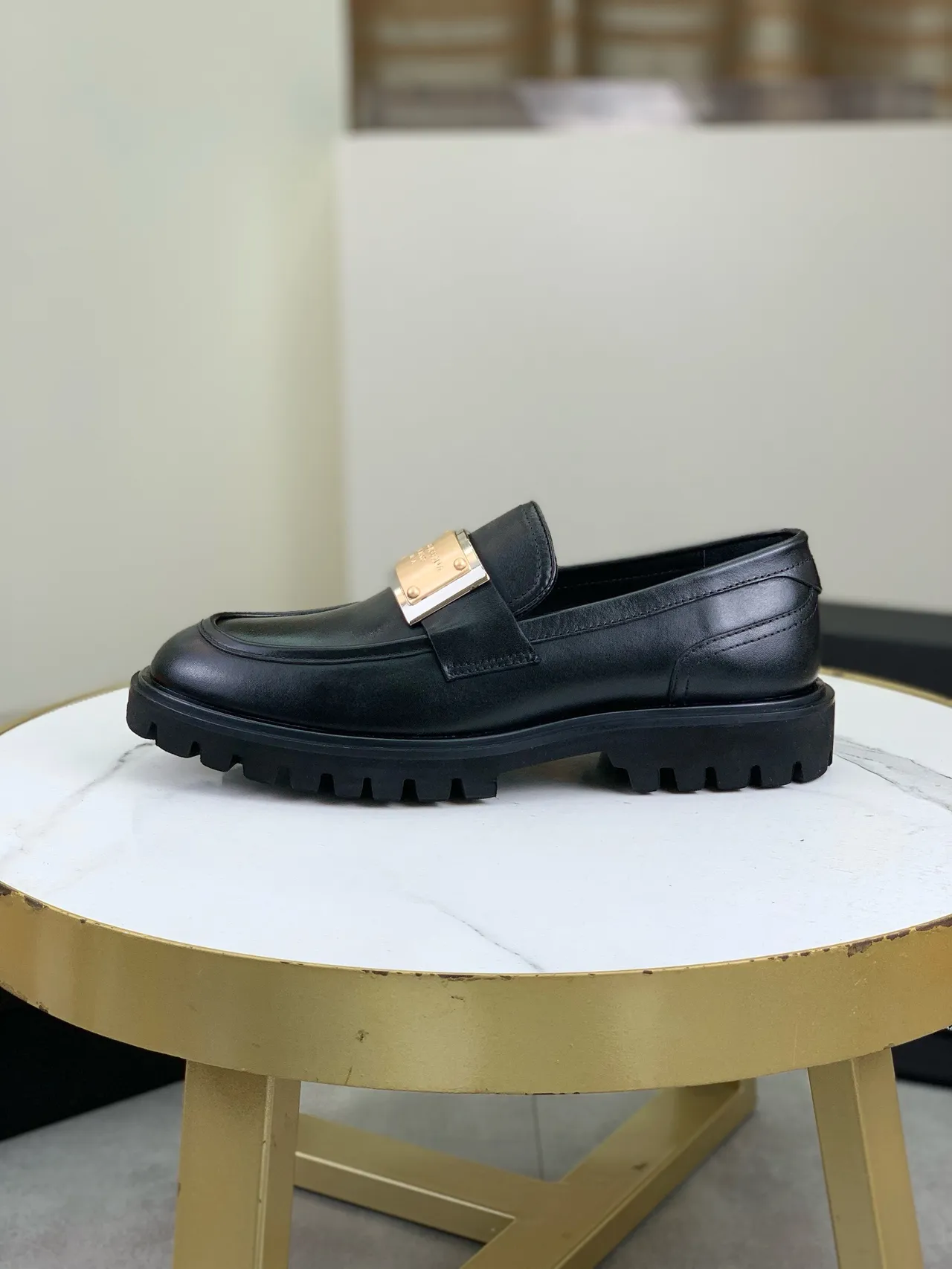 Dolce & Gabbana Portofino أسود ذهبي جلد لوحة مكاسين 6