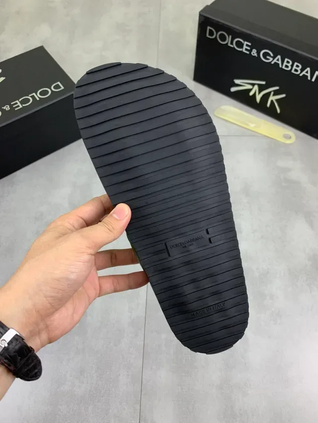 Dolce & Gabbana Portofino Sandales en cuir vert granité 2