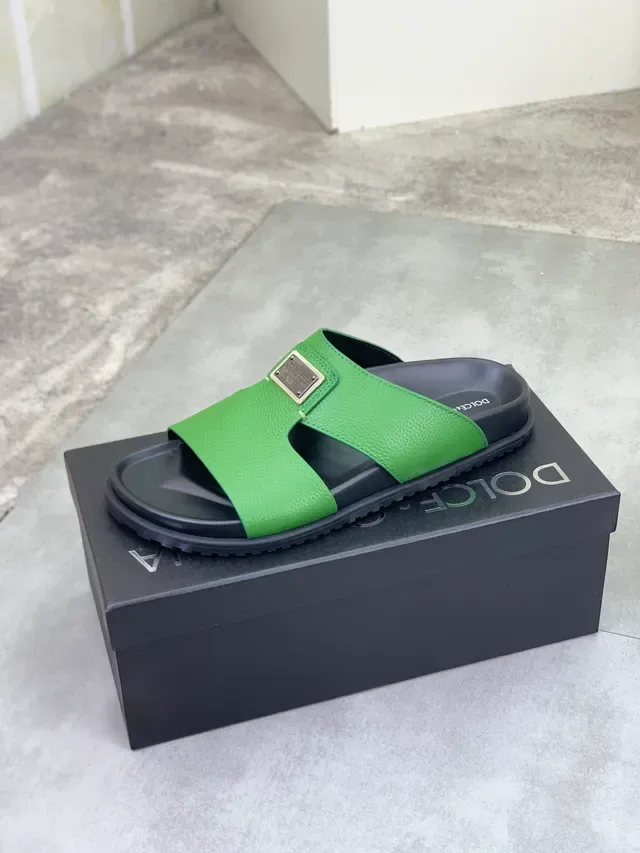 Dolce & Gabbana Portofino Sandales en cuir vert granité 4
