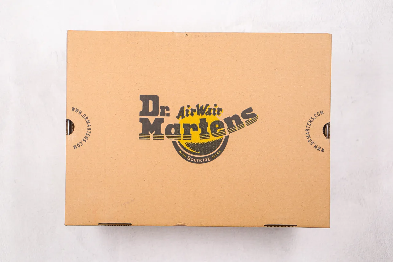 Dr. Martens 1460 Bottes Martin Blanches en Cuir Synthétique Lisse avec 8 Œillets et Lacets 3