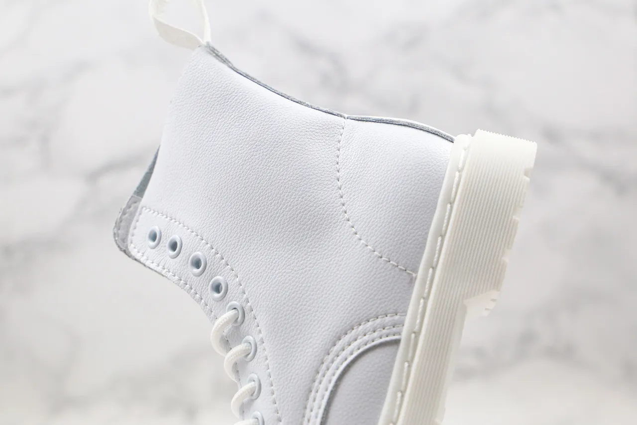 Dr. Martens 1460 Bottes Martin Blanches en Cuir Synthétique Lisse avec 8 Œillets et Lacets 6
