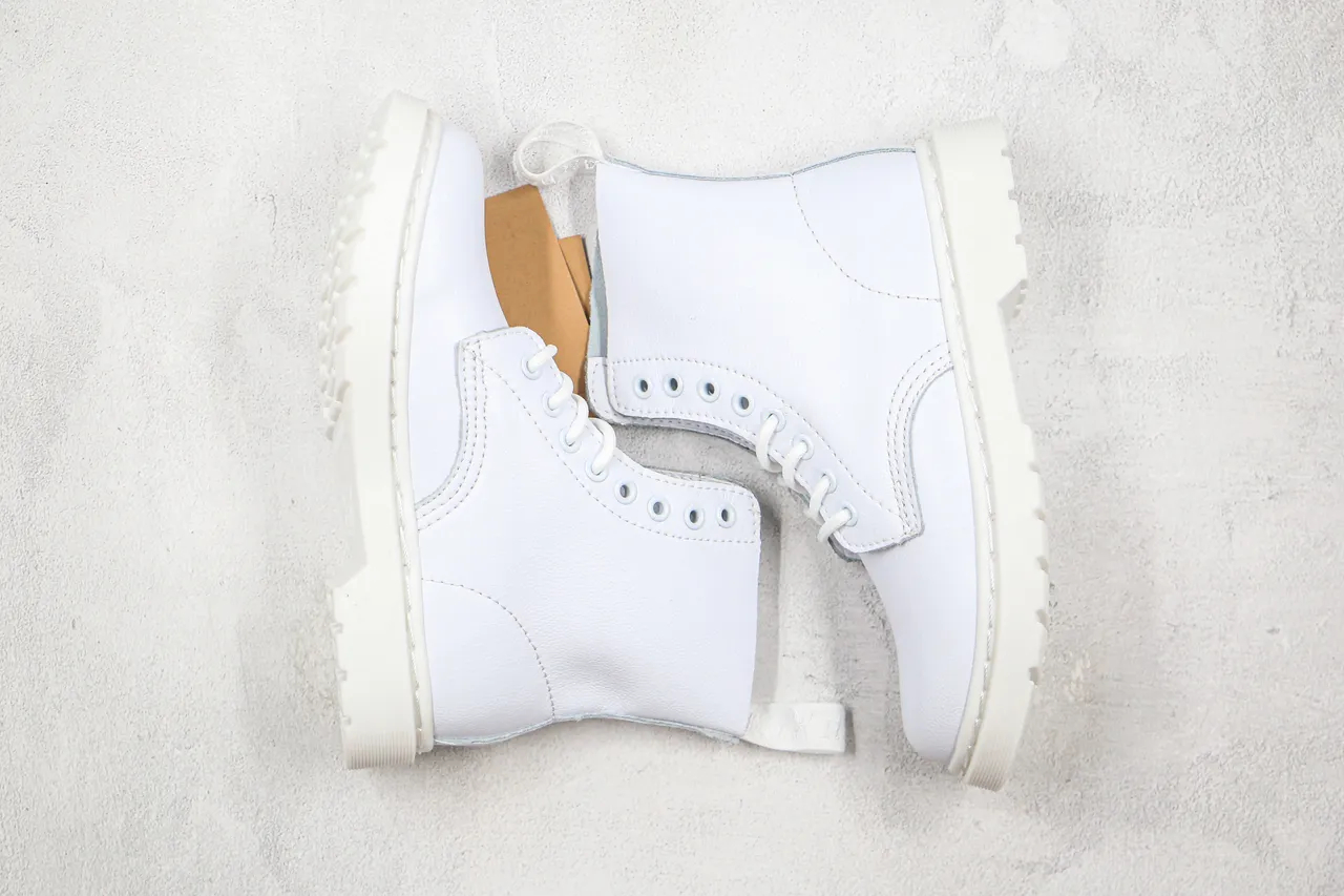 Dr. Martens 1460 Bottes Martin Blanches en Cuir Synthétique Lisse avec 8 Œillets et Lacets 9