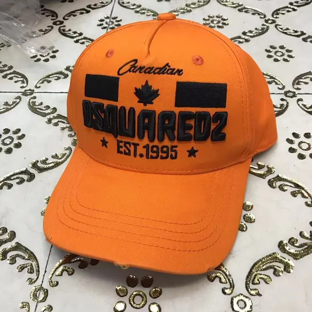 Dsquared2 Casquette de baseball noire brodée avec le drapeau canadien 2