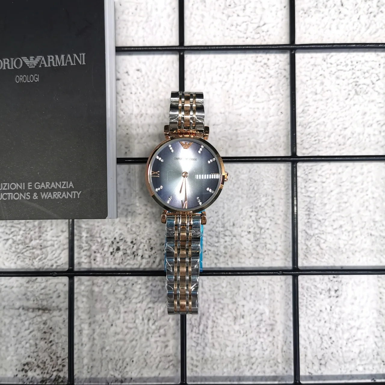 Emporio Armani Blue Gold 圆形表壳 双色金属手链 石英表 2