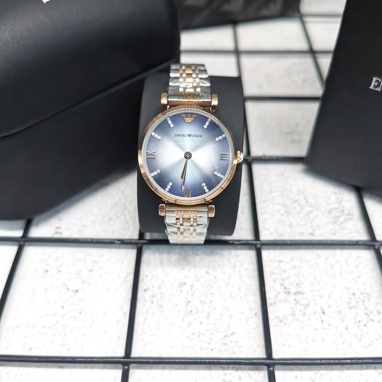 Emporio Armani Blue Gold 圆形表壳 双色金属手链 石英表 3