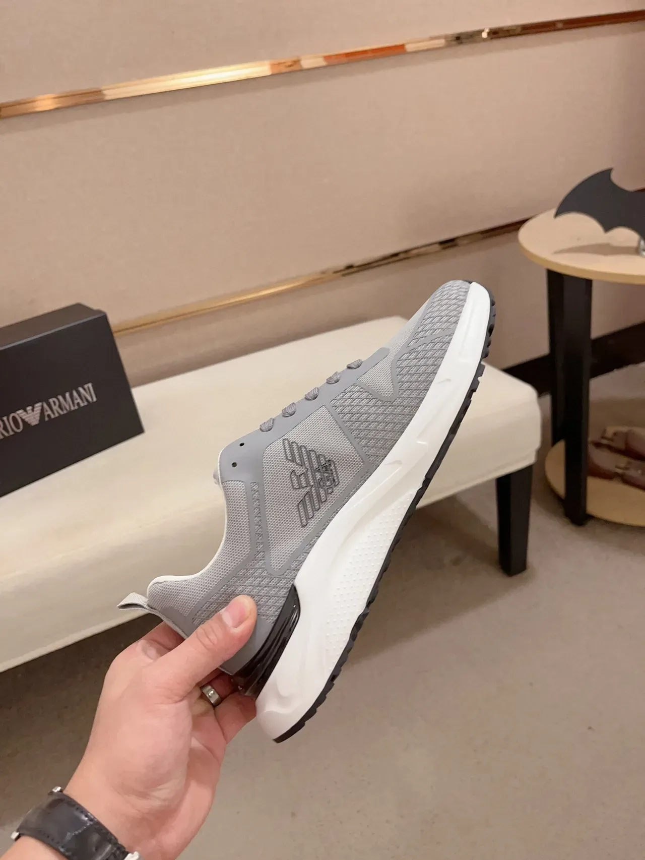 Emporio Armani EA Run ধূসর সাদা জাল ও সিন্থেটিক উপর খোদাই করা মিডসোল লাইফস্টাইল স্নিকার্স 5