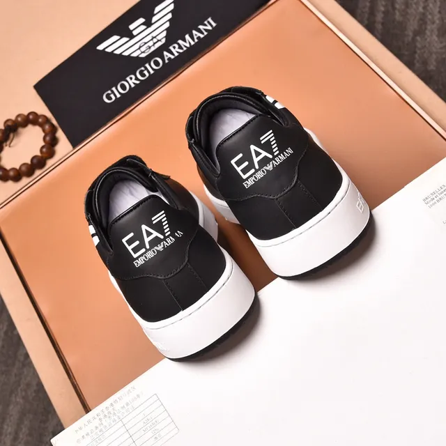 Emporio Armani Logo Sneaker काली और सफेद लाइफस्टाइल स्नीकर 5