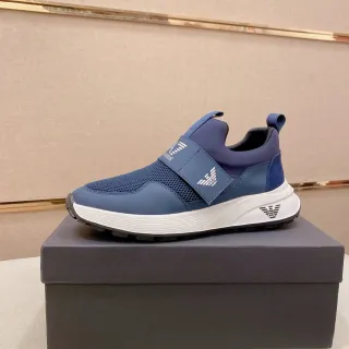 Emporio Armani নেভি ব্লু স্লিপ-অন লাইফস্টাইল স্নিকার