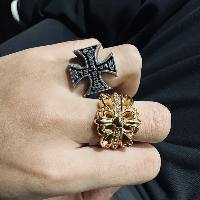 Enfants Riches Déprimés Anel Esmalte Preto Cruz de Ferro 4