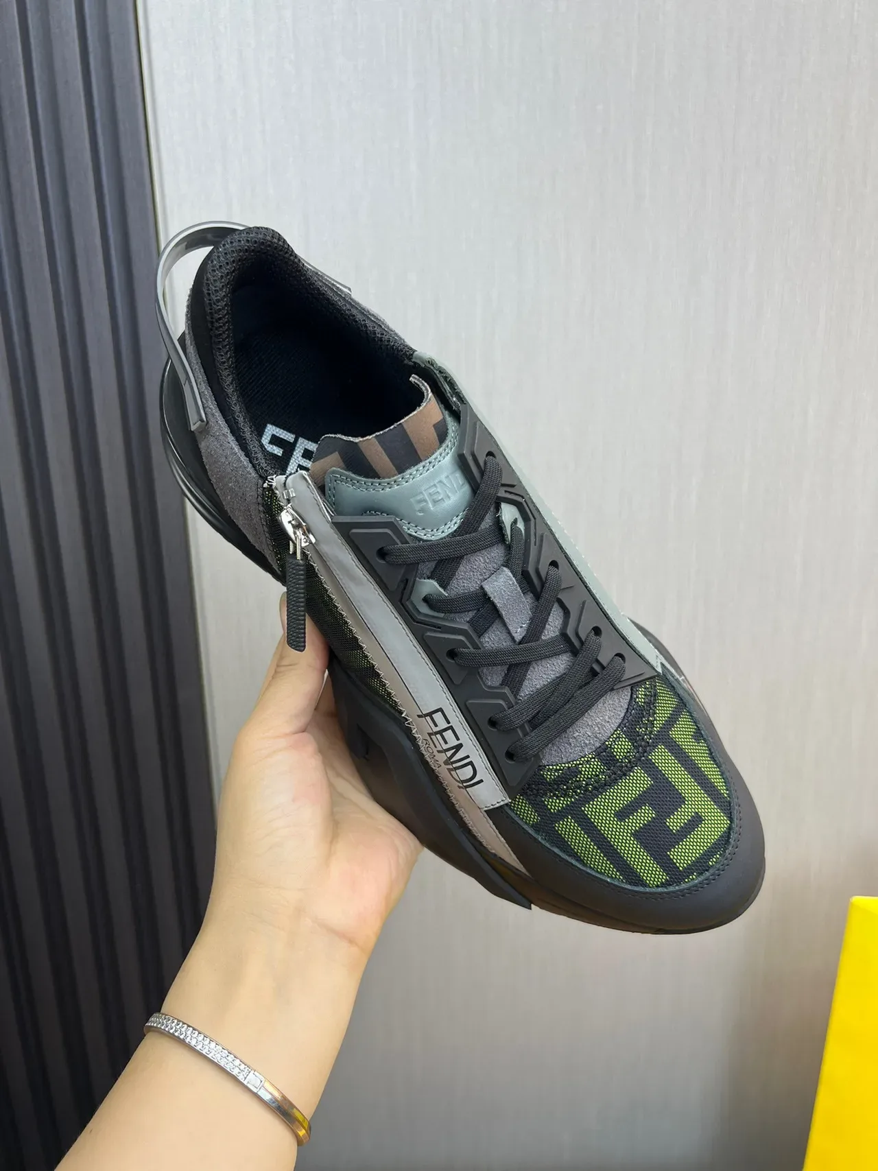 Fendi 黑色绿色厚底 FF 花纹网面生活风格休闲鞋 7