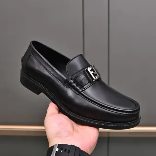 Fendi FF काली चमड़ी पेनी लोअफर