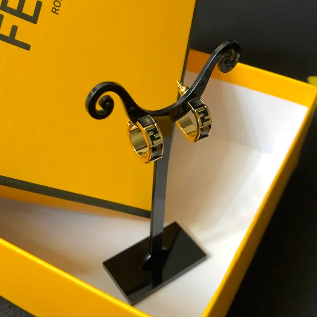 Fendi FF Logo সোনালি টোন এবং কালো ইনলেয় হুপ ইয়াররিংস 6