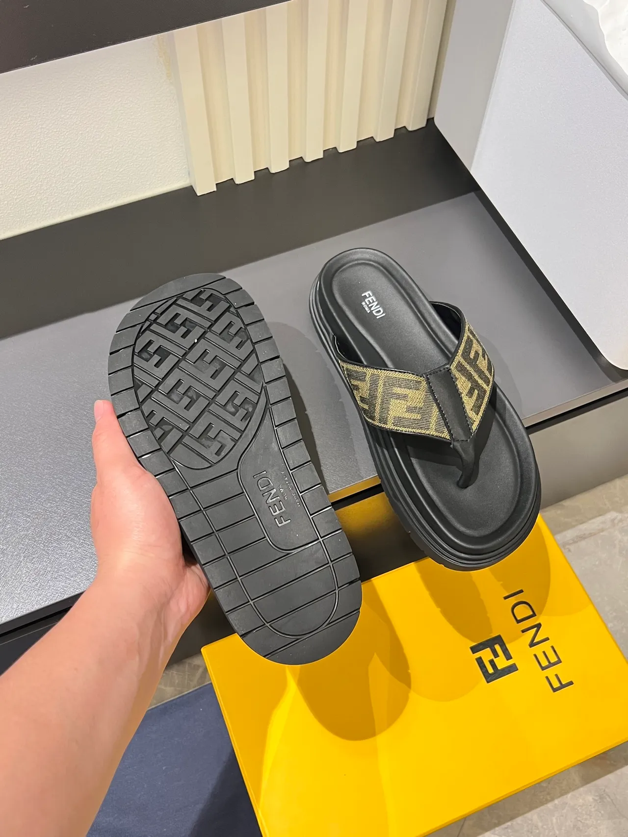 Fendi FF Logo Thong Black Beige Platform Sole Monogram Jacquard Strap Slippers 3