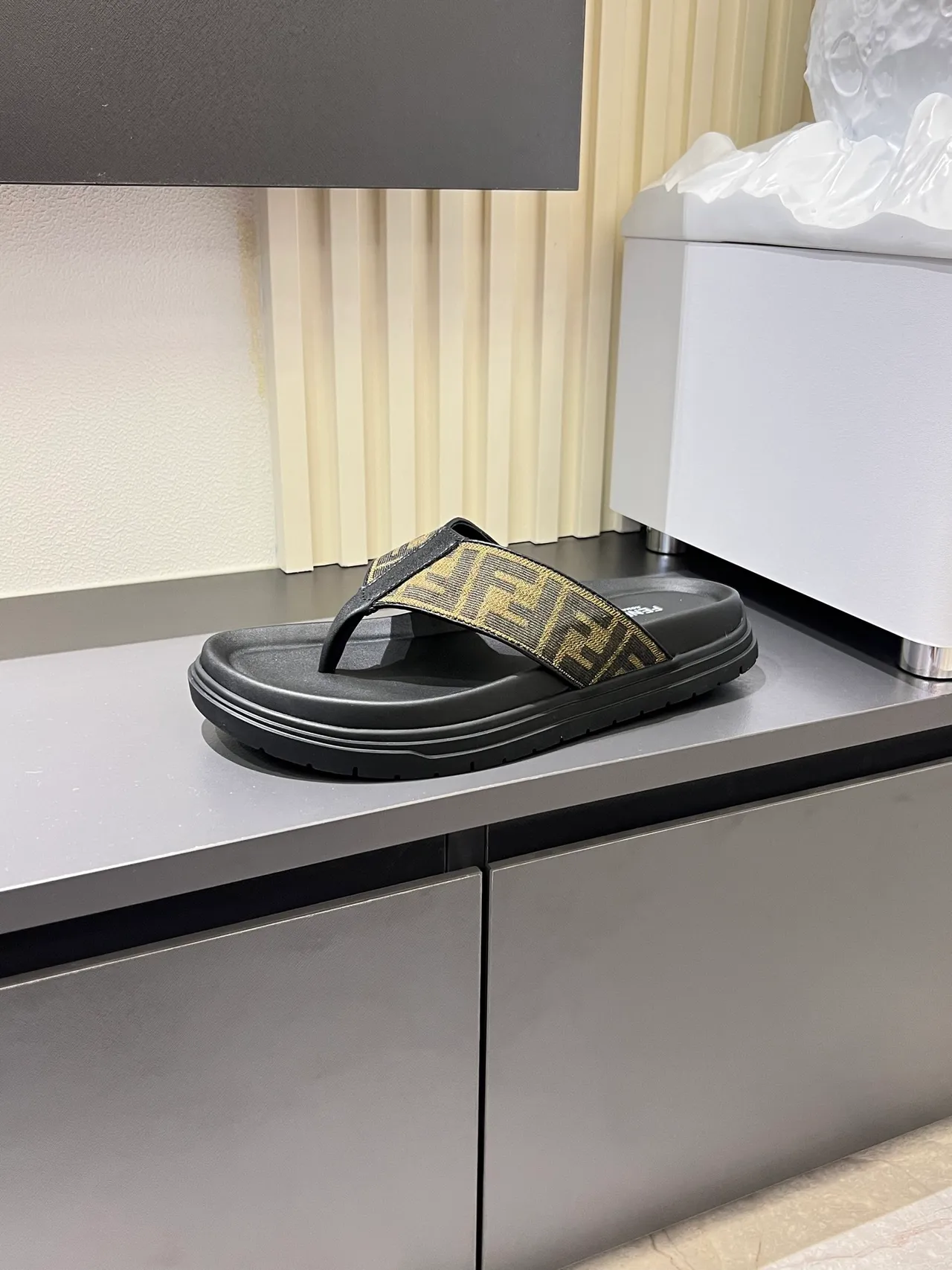 Fendi FF Logo Thong Black Beige Platform Sole Monogram Jacquard Strap Slippers 5
