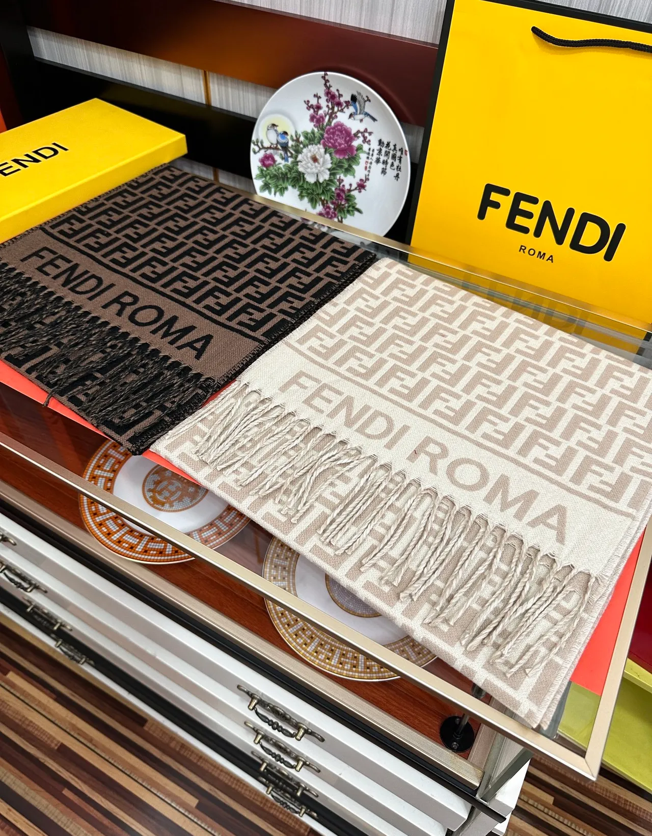 Fendi FF Monogram Cachecol Beige e Preto de Cashmere 3