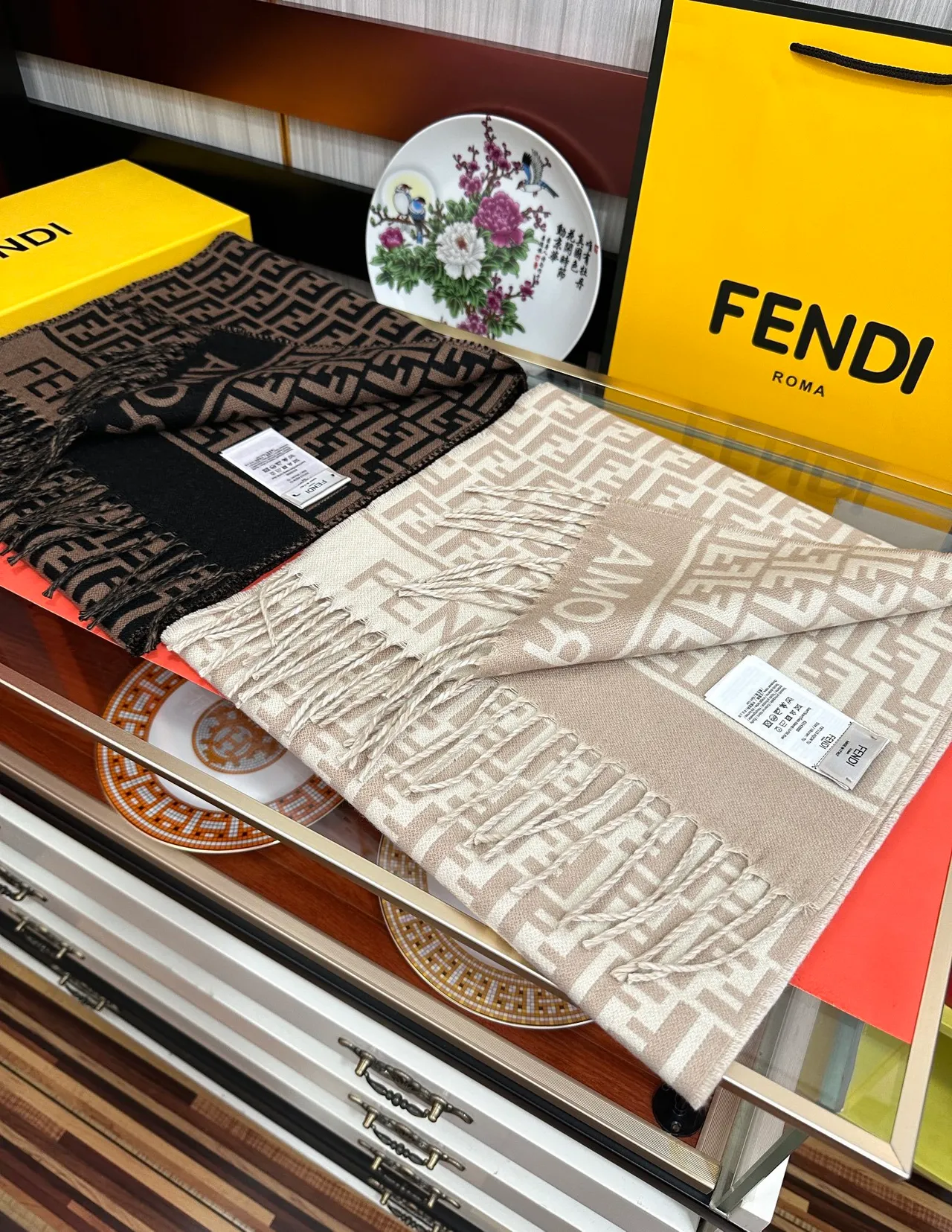 Fendi FF Monogram Cachecol Beige e Preto de Cashmere 4