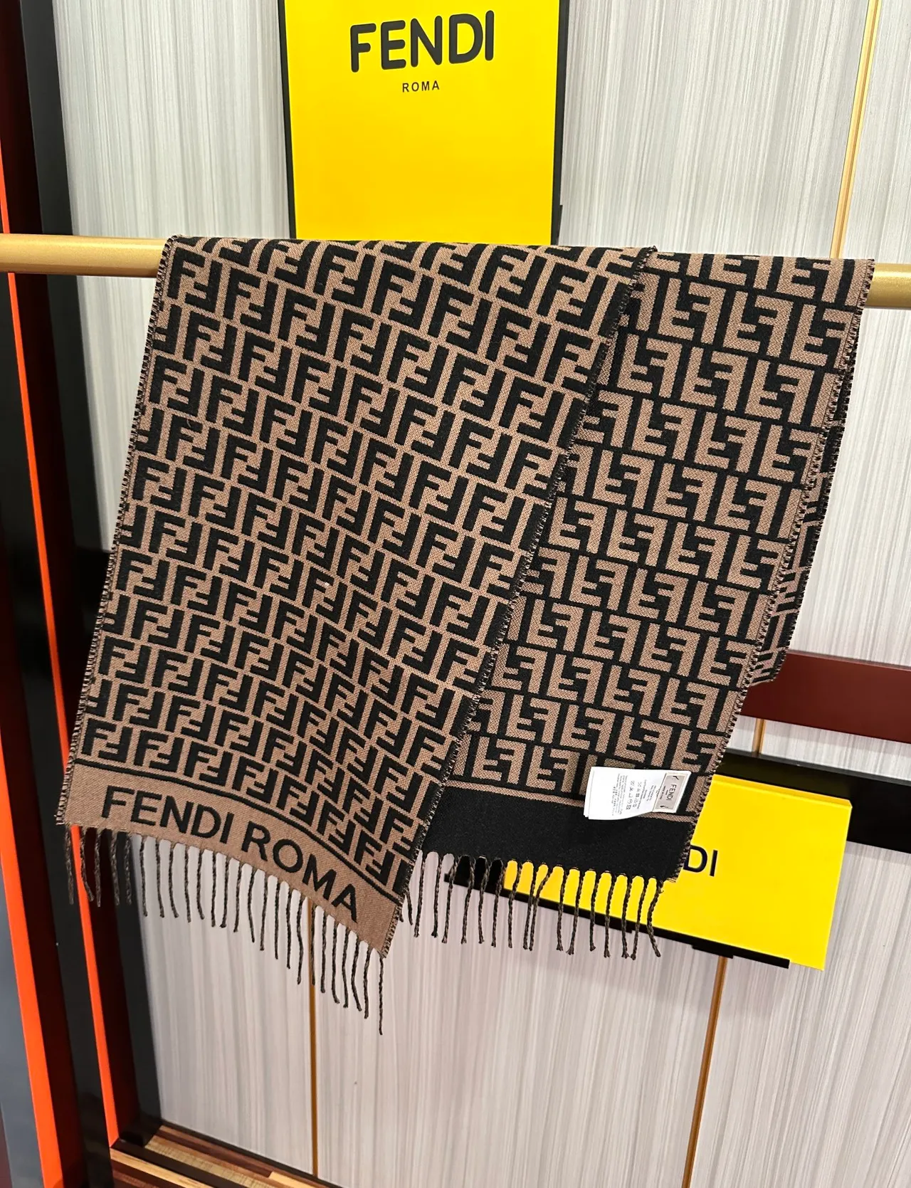 Fendi FF Monogram Cachecol Beige e Preto de Cashmere 9