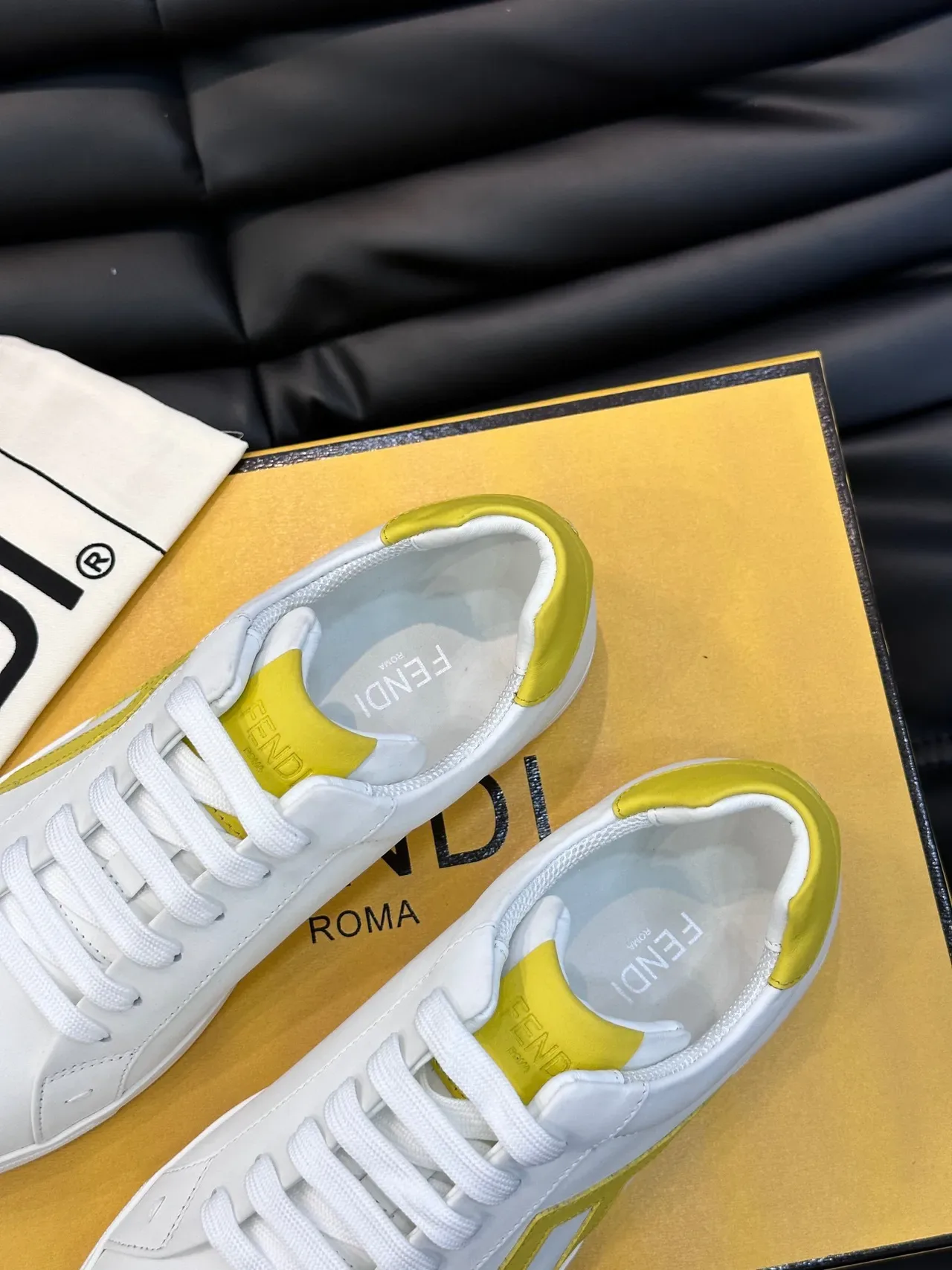 Fendi First Tênis Lifestyle de Couro Branco e Amarelo 5