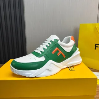 Fendi绿色白色雕塑鞋底皮革和穿孔上层厚底运动鞋