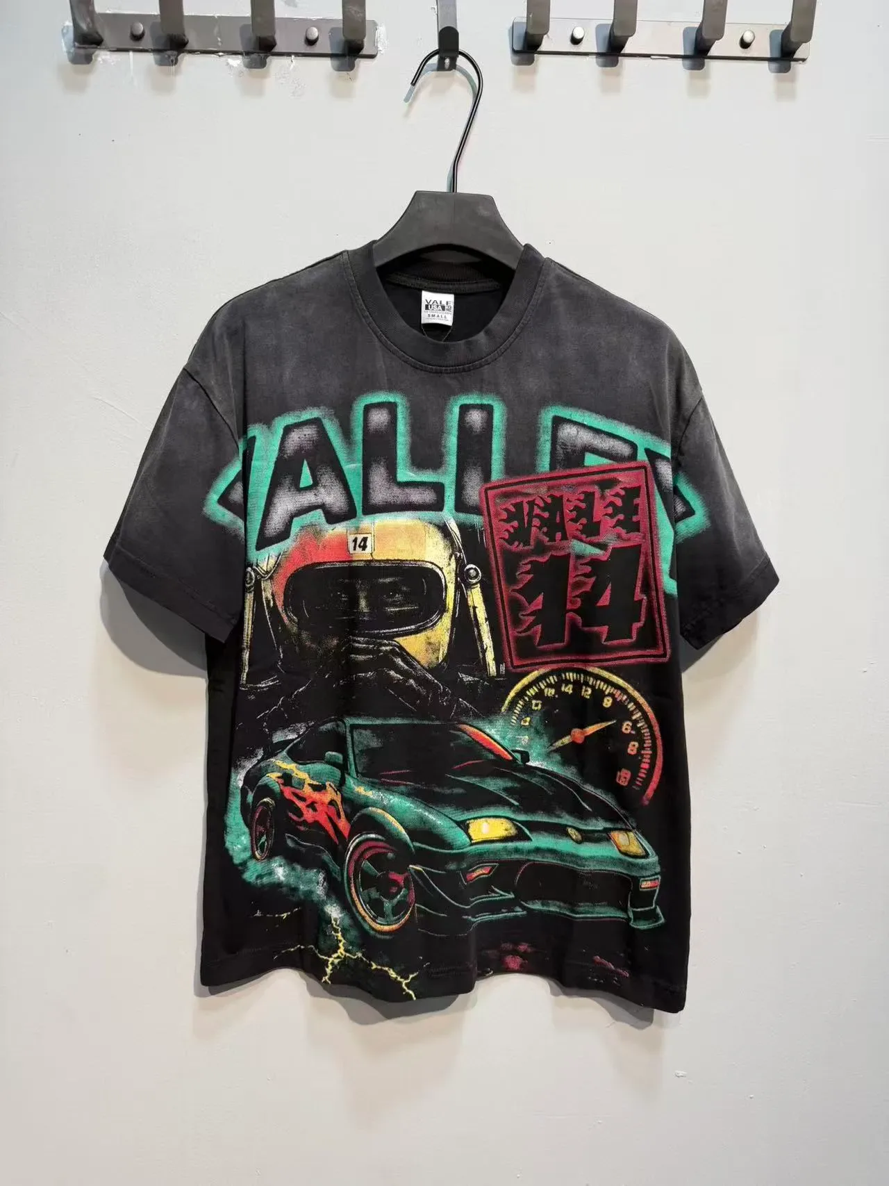 T-shirt oversize noir délavé à l'acide à motif racing 2