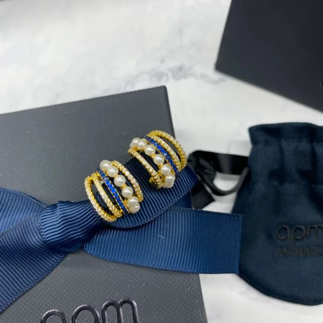 APM Monaco Boucles d'oreilles en anneau multi-rangs de perles et pierres bleues 9