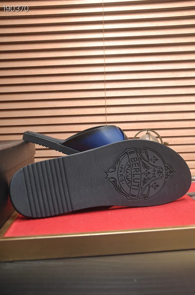 Berluti Slide Noir Bleu Bretelles Croisées Accent Iridescent Sandales 2