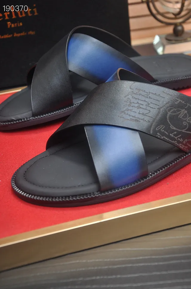 Berluti Slide Noir Bleu Bretelles Croisées Accent Iridescent Sandales 4