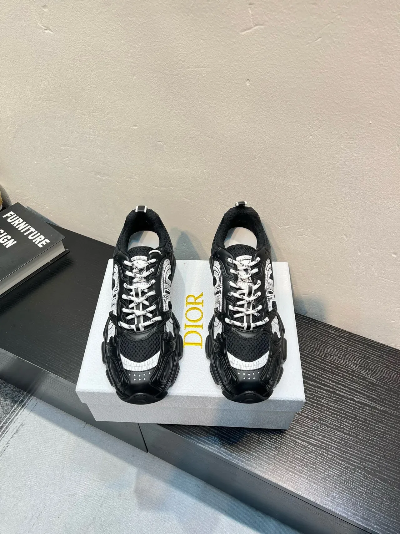 Black and White Graphic Chunky Sneaker 2