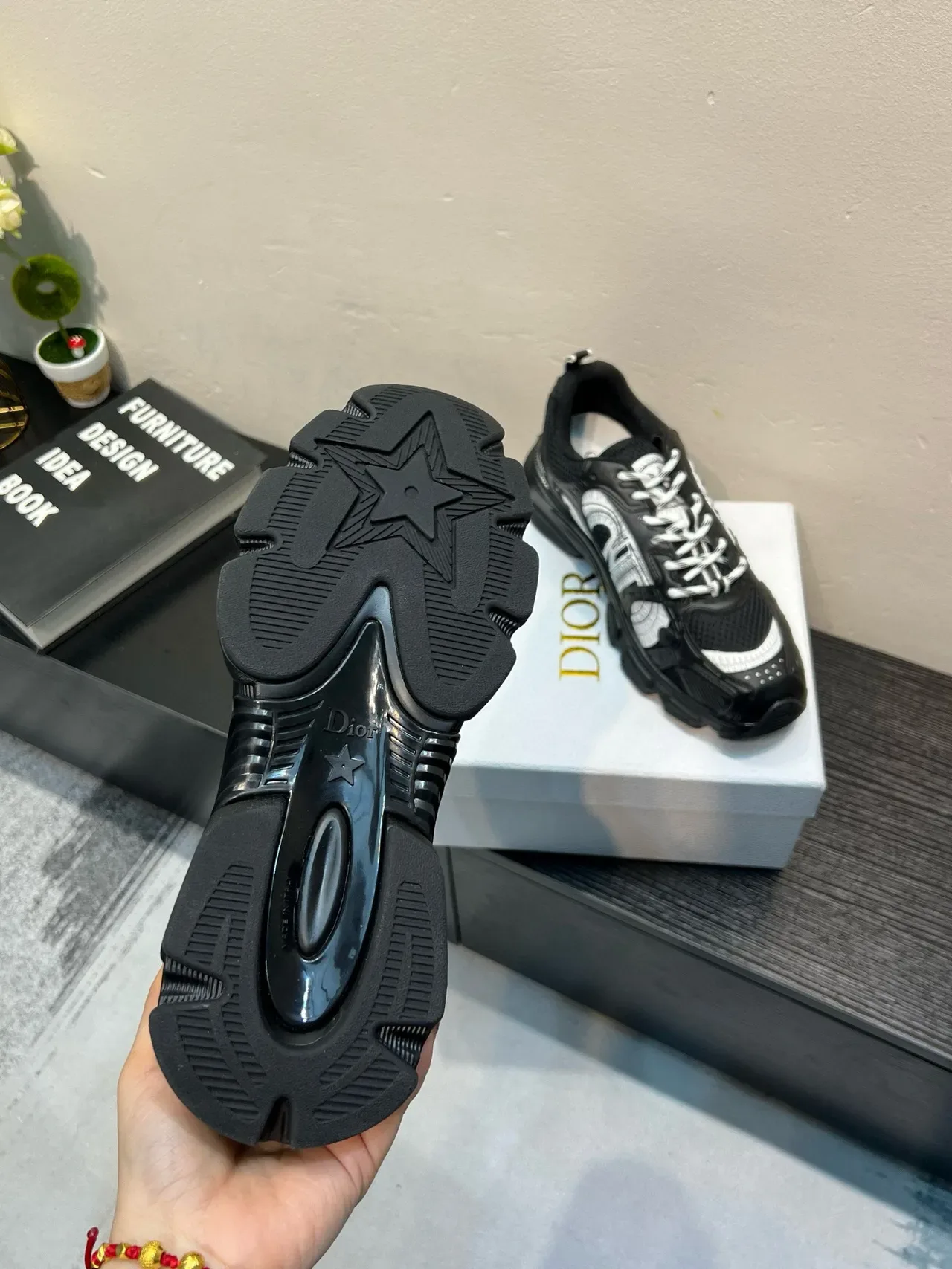 Black and White Graphic Chunky Sneaker 8