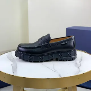 Loafer Penny Couro Granulado Preto e Marrom